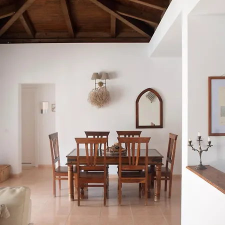 Villa House Boho Palm With Private Heated Pool And Garden, 3 Bedrooms, Wi-fi