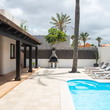 Villa House Boho Palm With Private Heated Pool And Garden, 3 Bedrooms, Wi-fi *